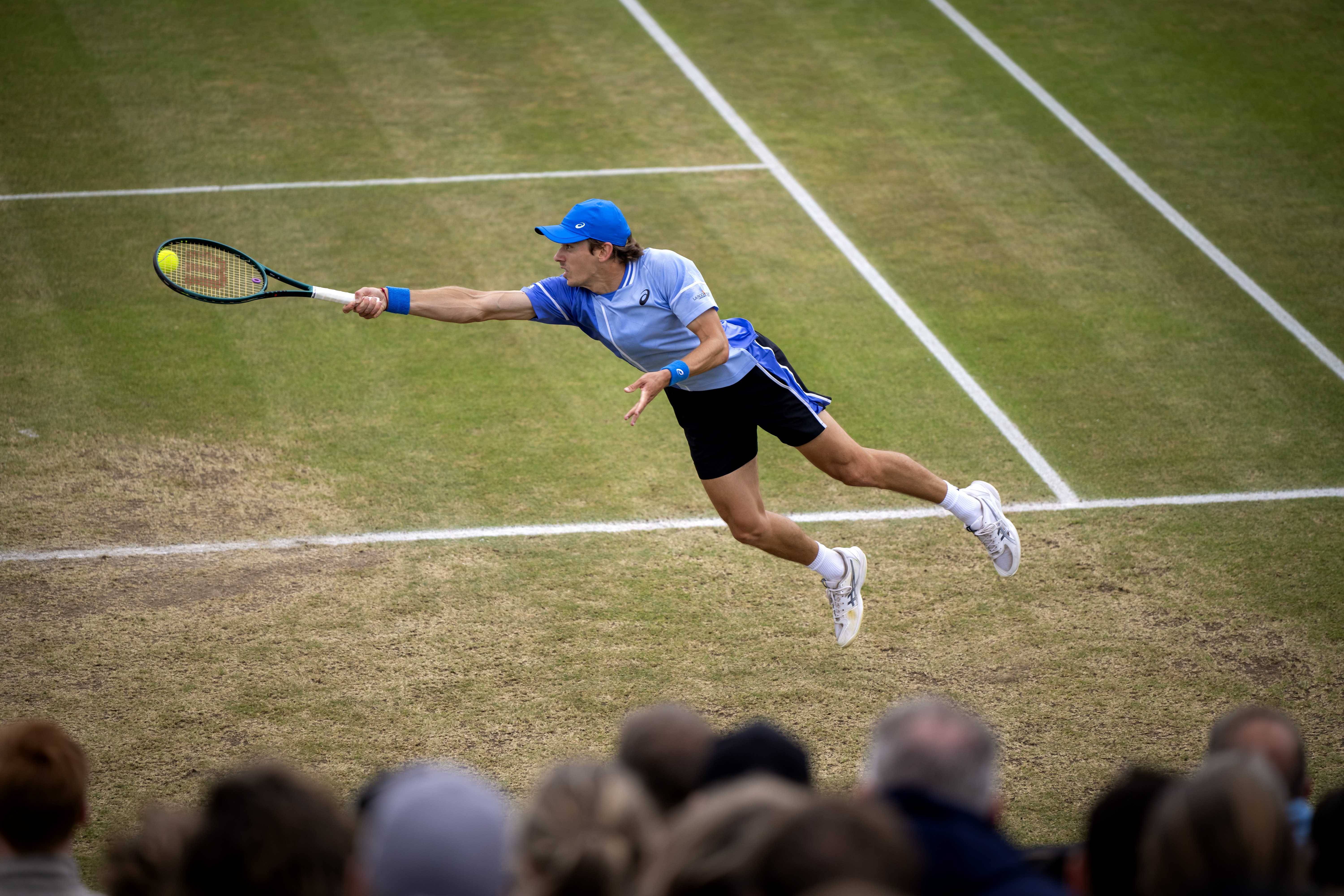 网球球员突破自我，表现堪称完美