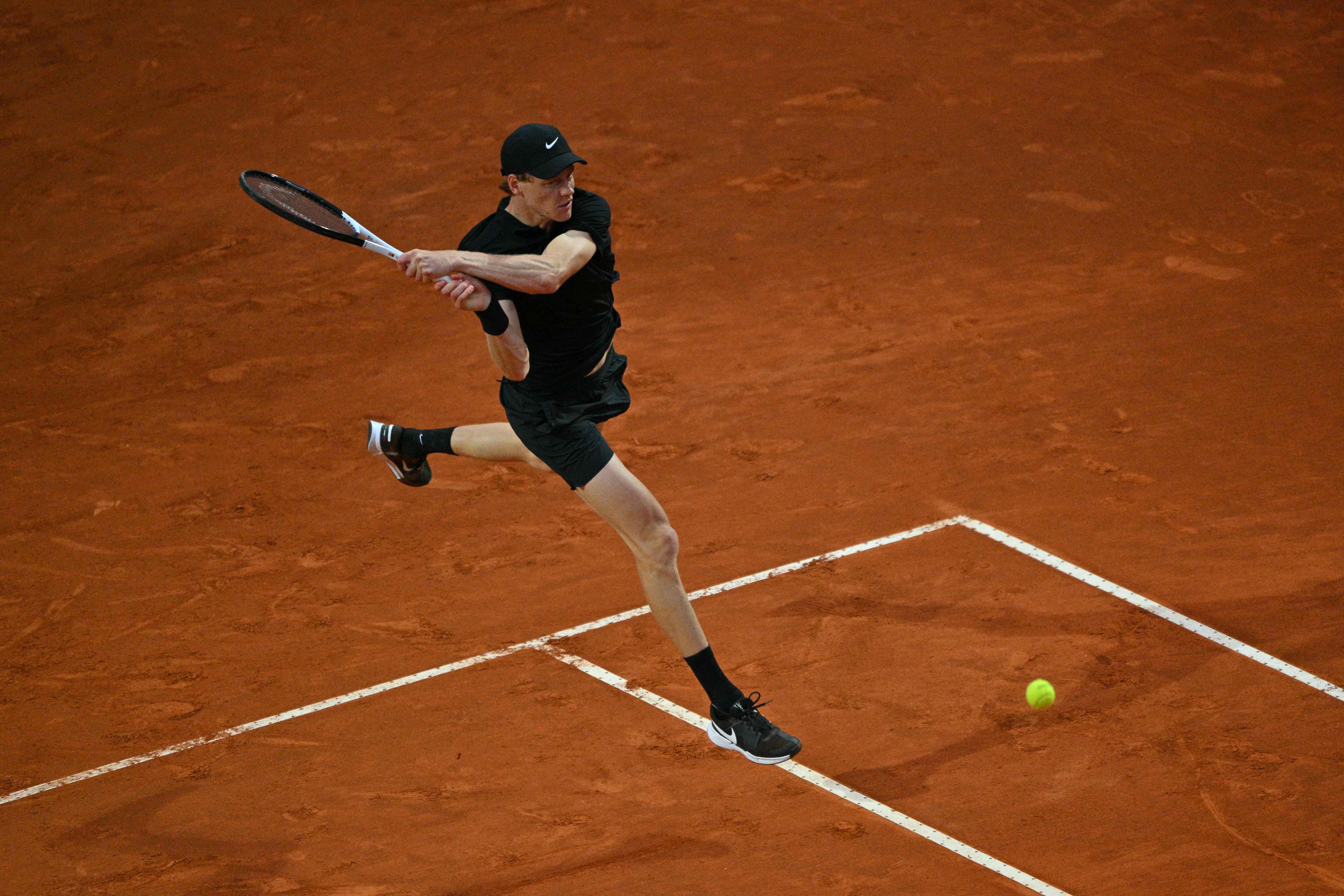 关于球星爆发!网球赛场再现神级操作的信息 关于球星爆发!网球赛场再现神级操作的信息