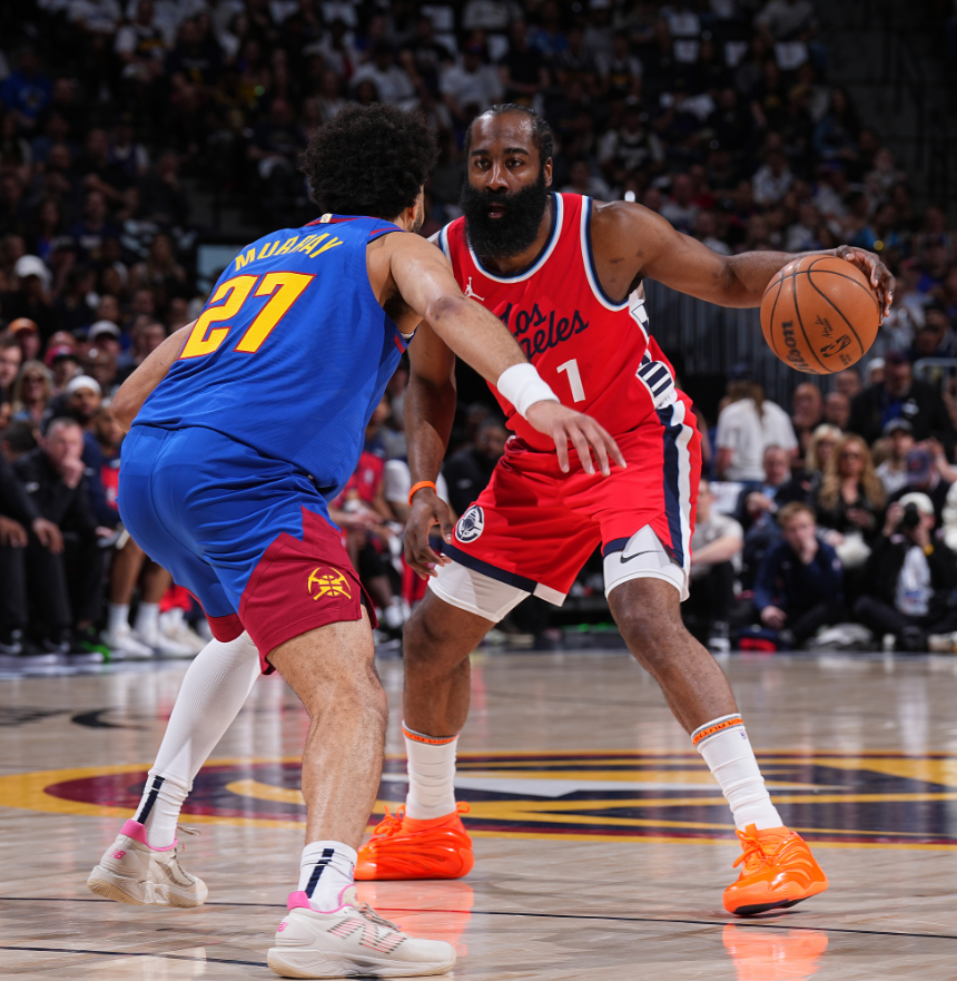 关于掘金鏖战步行者，哈登扛起全队的信息