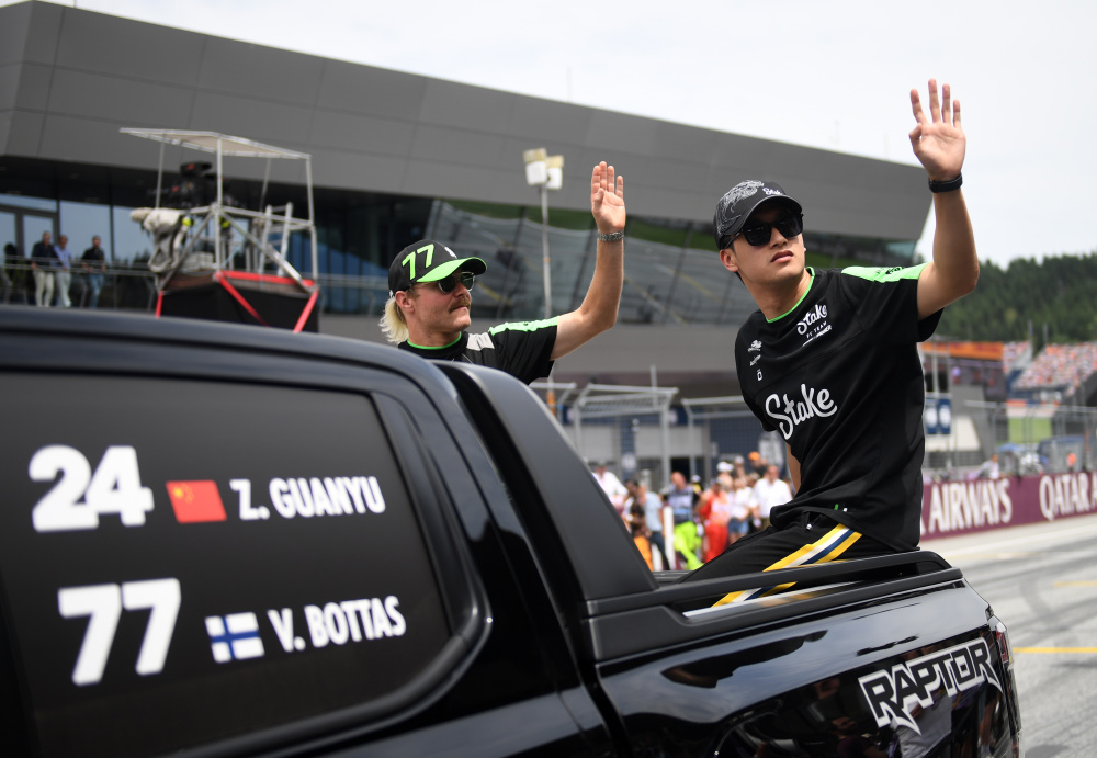 威廉姆斯轻取索伯车队,拉塞尔点燃赛场 威廉姆斯轻取索伯车队,拉塞尔点燃赛场