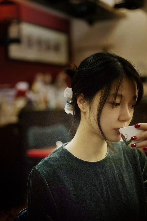 跨维度胜利，当乔治在现实与虚拟战场同时接管比赛