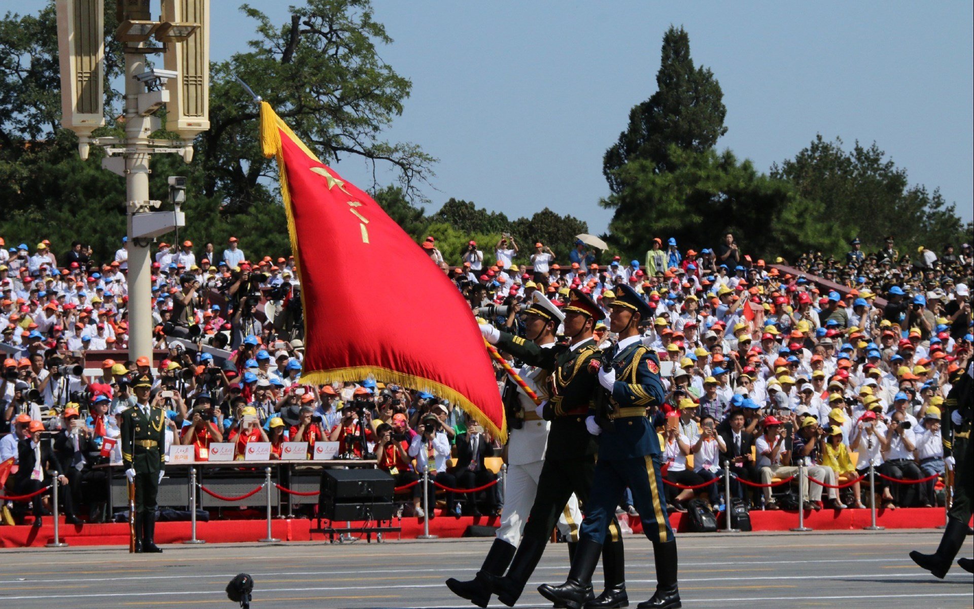 奥纳纳完美发挥，喀麦隆惊艳马德里竞技，一场跨越大陆的足球盛宴