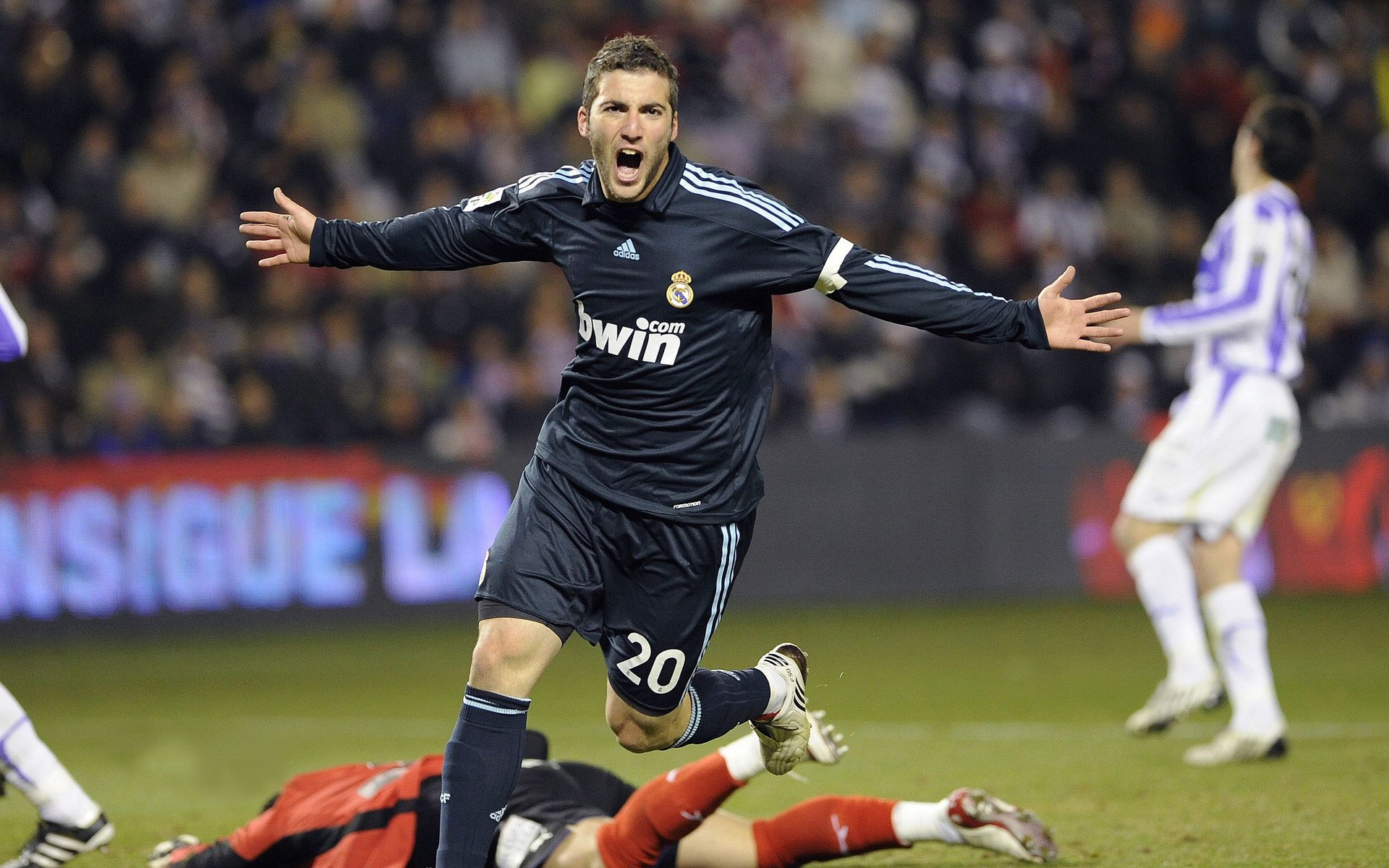 新时代的开拓者,东契奇在国际赛场的马刺式统治